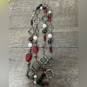 Premier Designs "BORDEAUX" Glass/Faux Pearl Necklace